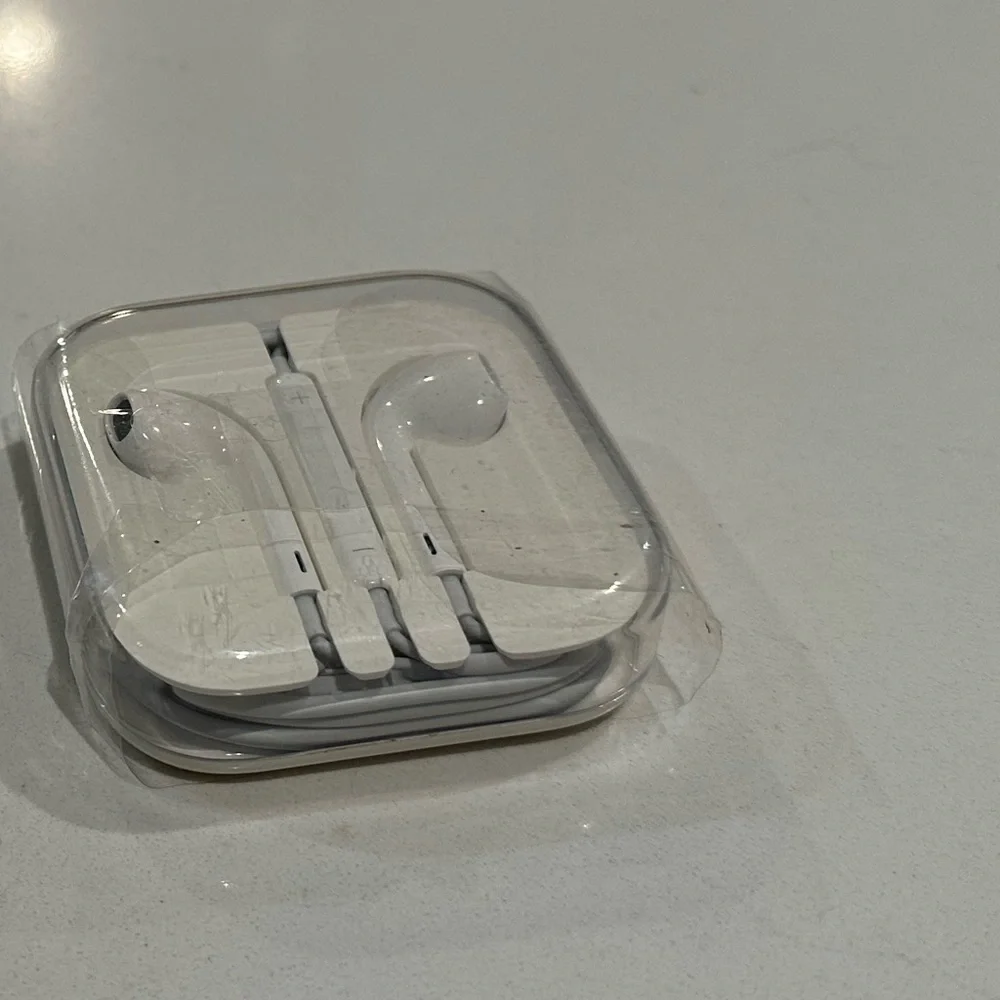 Apple Authentic Earpods- New